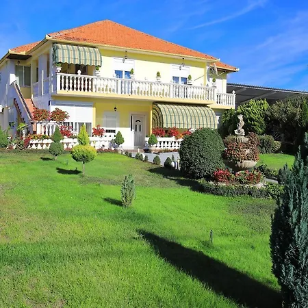 Grand Ljiljana Apartment